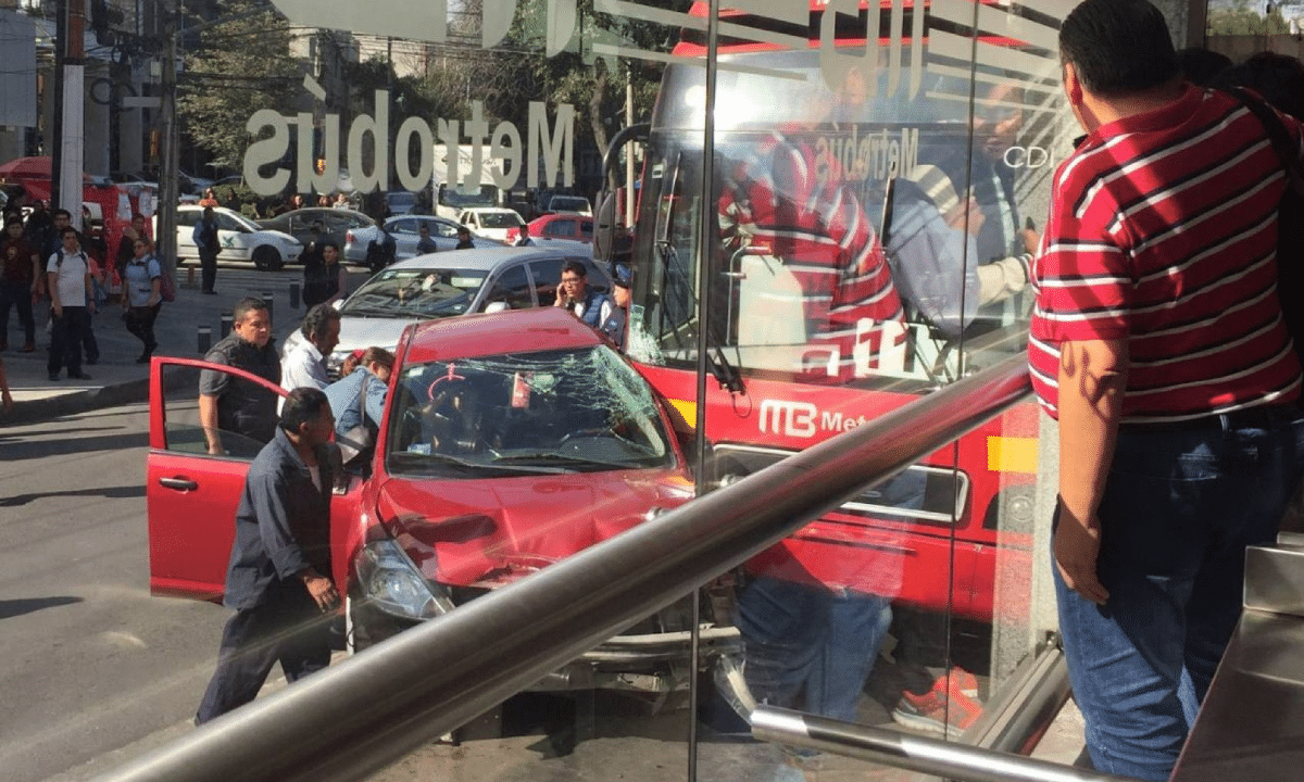 accidentes de metrobus